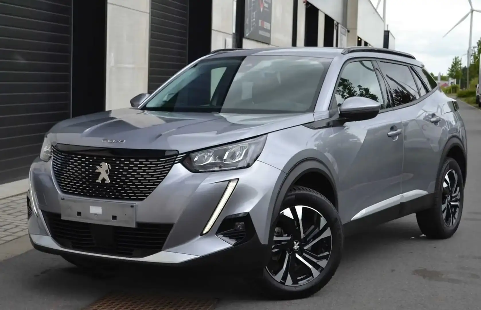 Peugeot 2008 1.2 Allure EAT8 I-Cockpit/Semi Cuir/Led/... TVA Grijs - 1