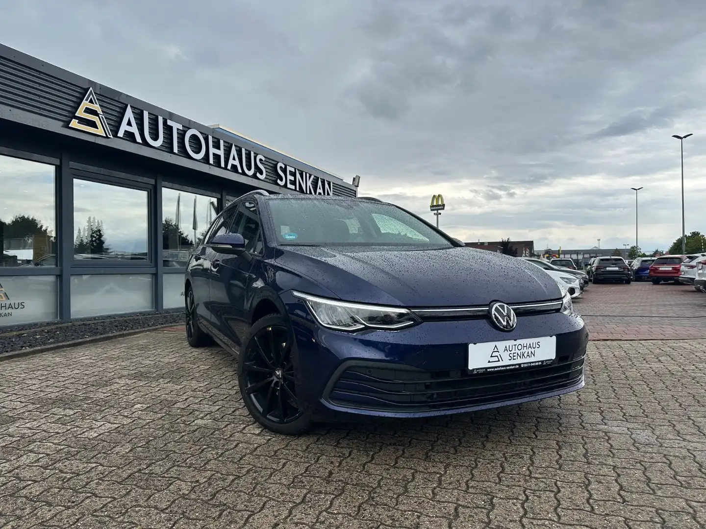 Volkswagen Golf VIII 2.0 TDI DSG Variant Life*AHK*R-CAM*NAV Blau - 1
