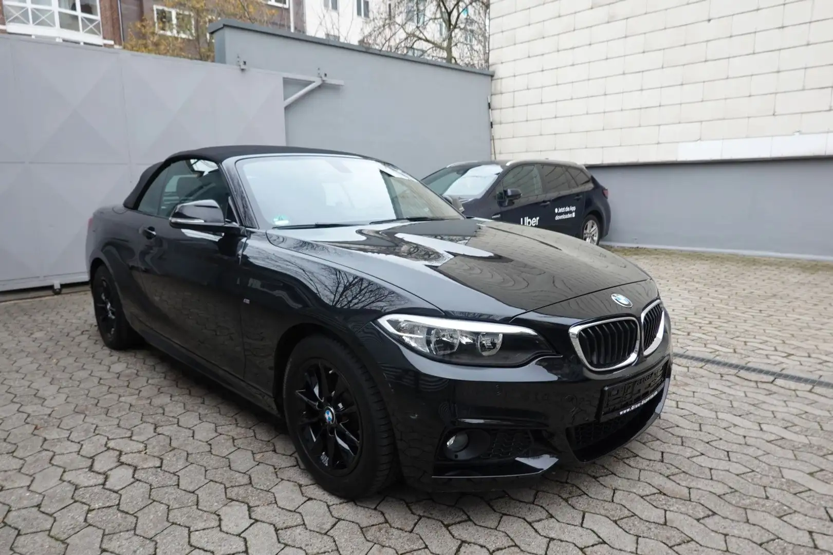 BMW 218 Cabrio 218 i M-Paket Tempomat PDC 1Hand Navi Schwarz - 1