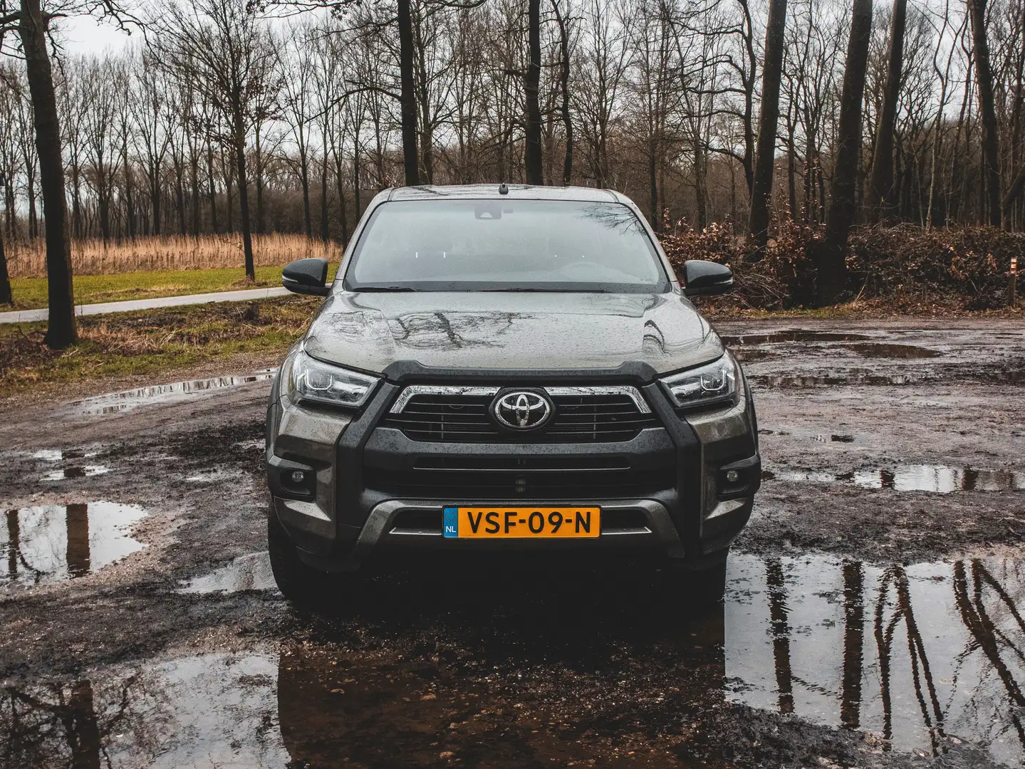Toyota Hilux 2.4 automaat 4wd invincible. Groen - 2