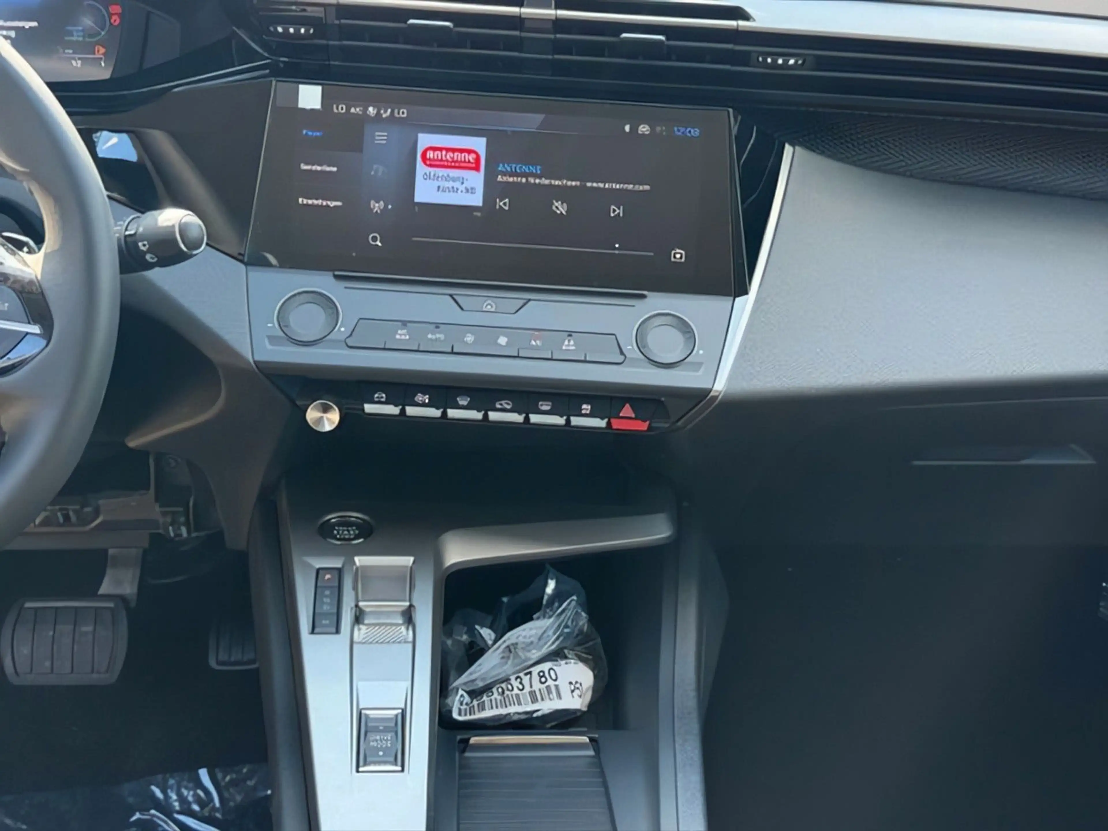 Peugeot 308 SW Hybrid 145 Style Navi CarPlay ACC PDC — photo 15