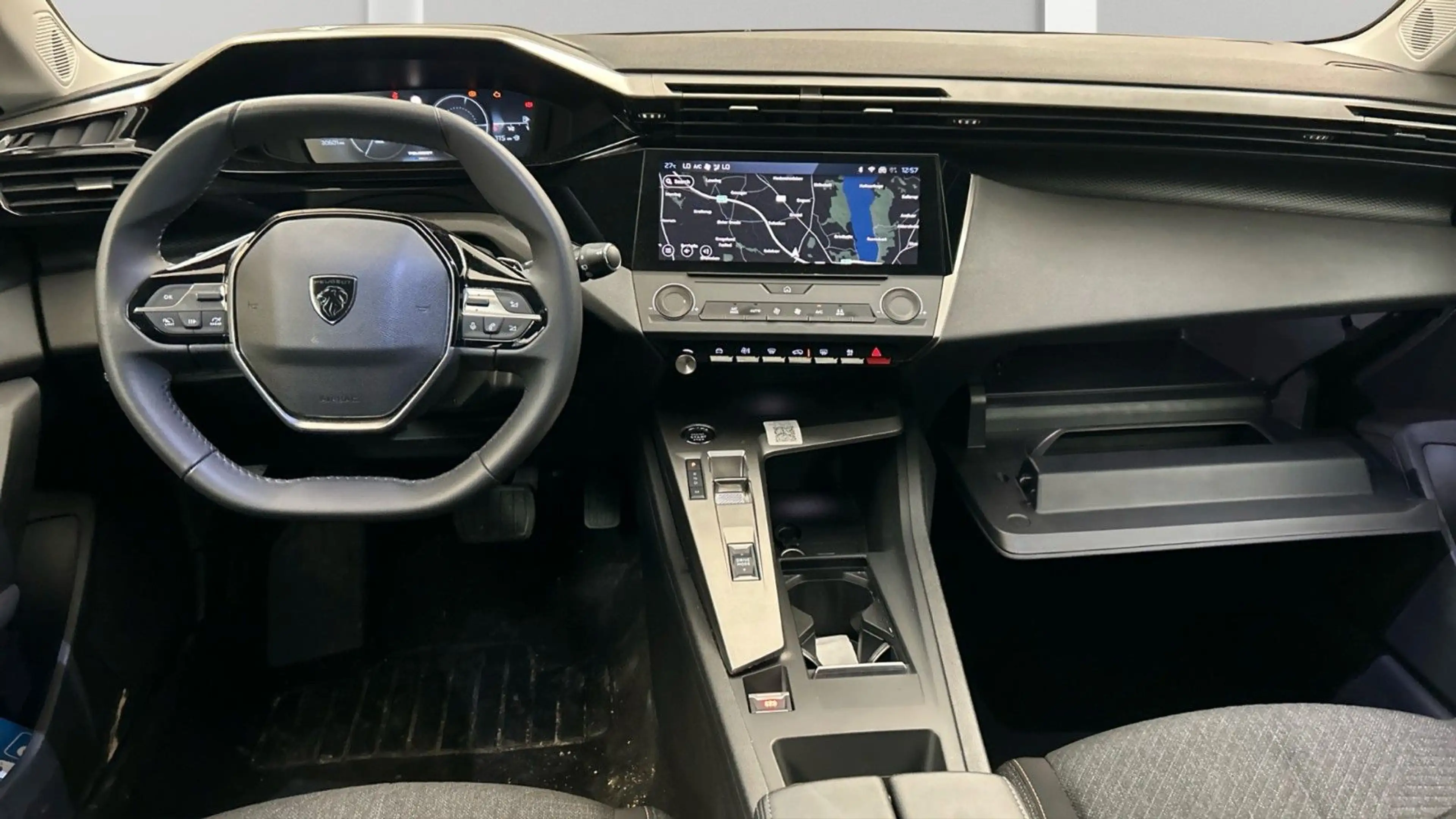 Peugeot 308 SW Hybrid 145 Style Navi CarPlay ACC PDC — photo 9