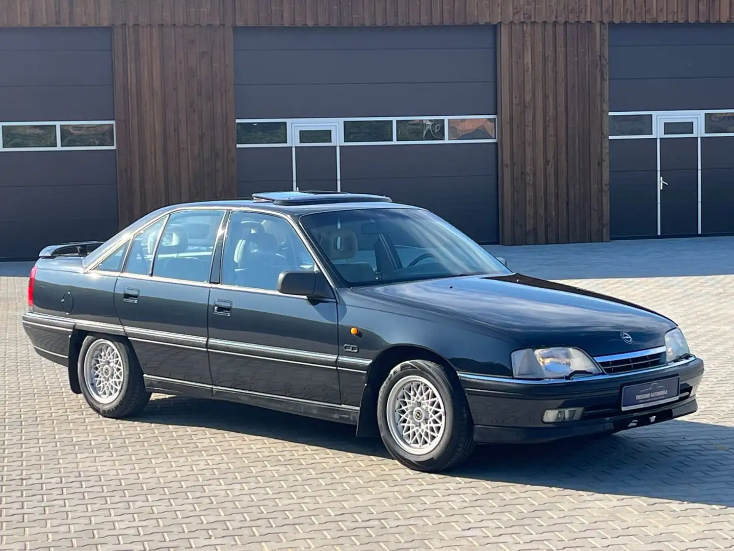 Opel Omega 2.6i CD, Sammlerstück, nur 38.000 Km!!! Schwarz - 1
