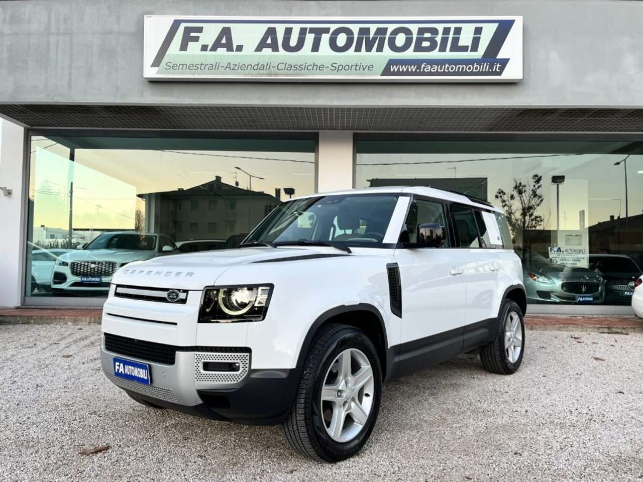 Land Rover Defender 110 3.0D I6 200 CV AWD Auto SE *PANORAMA *360°