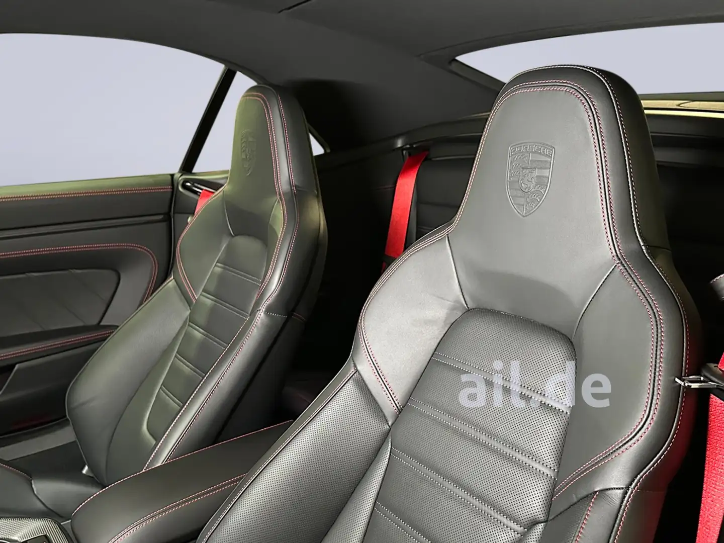 Porsche 992 4 GTS Cabriolet Carbon Lift LM Rouge - 2