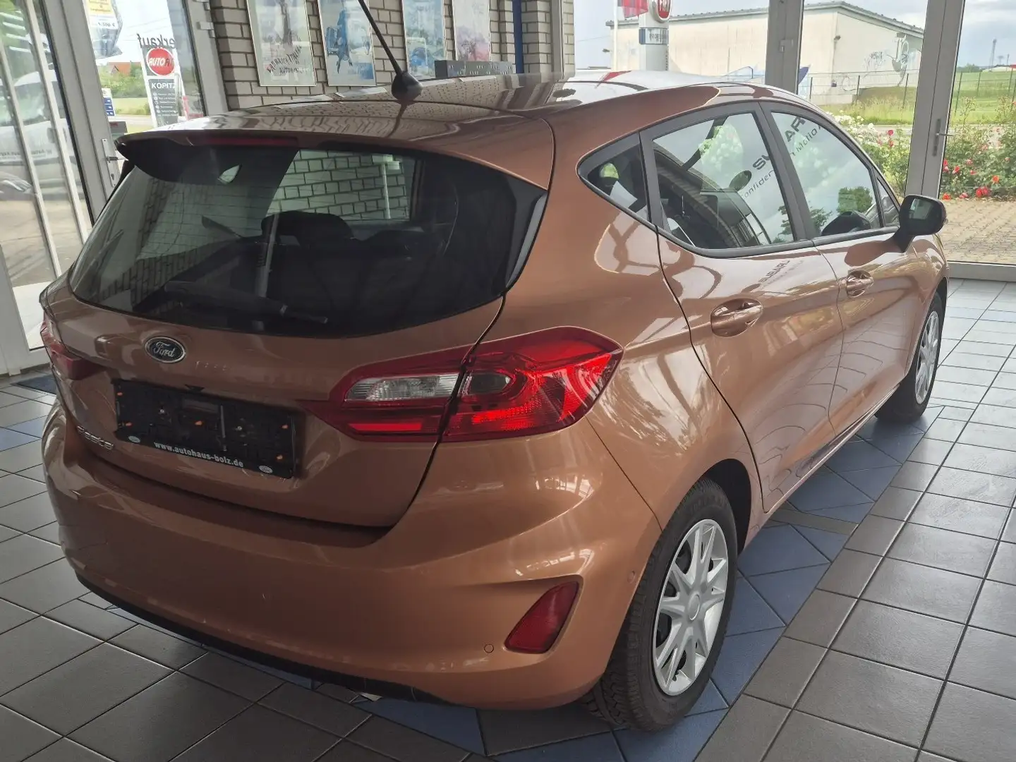 Ford Fiesta 1.1 COOL Braun - 2