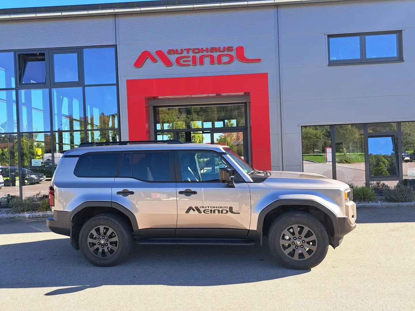 Toyota Land Cruiser 2,8 D-4D 150kW AWD Executive AHK Bronze - 1