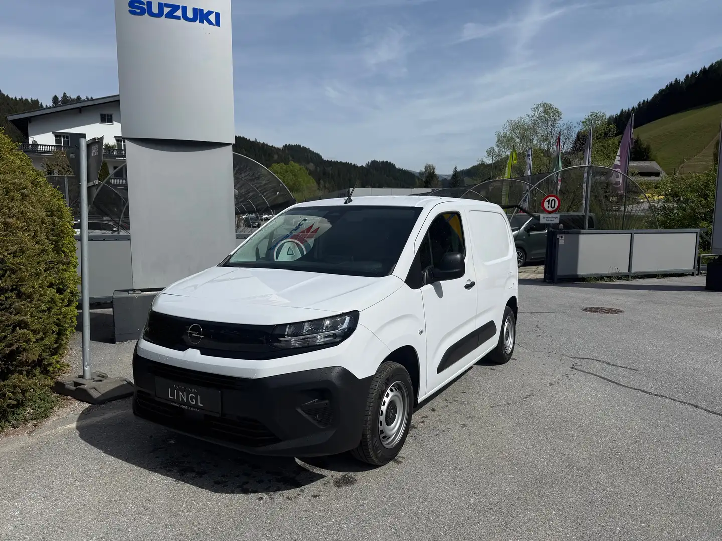 Opel Combo Cargo 1.5 CDTI M Weiß - 1