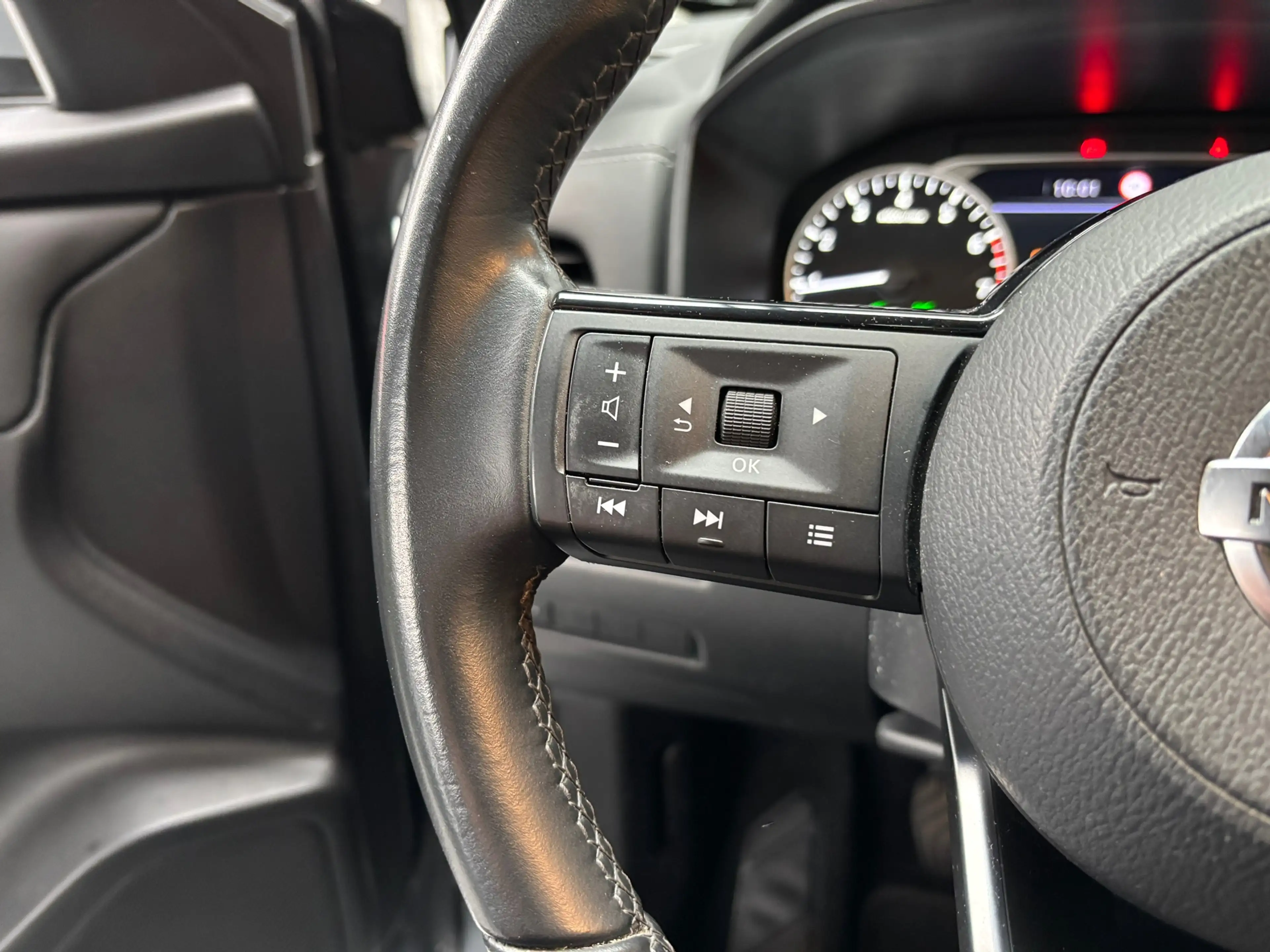 Nissan Qashqai 1.3 MHEV Acenta / Camera /Panorama Dak / Trekhaak — photo 21
