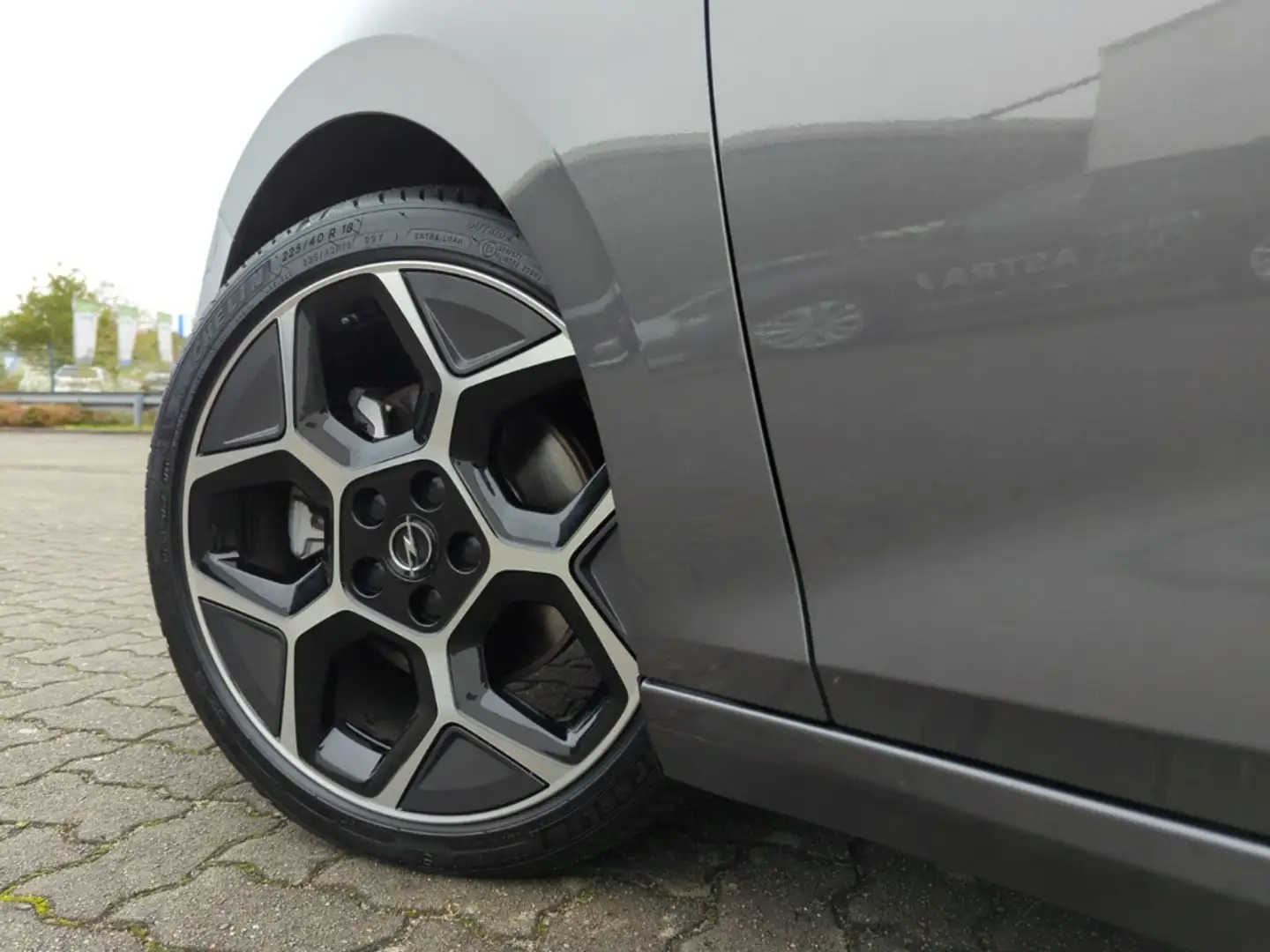 Opel Astra Sports Tourer Ultimate Autom. +Matix+Pano+Alcantar Grau - 2