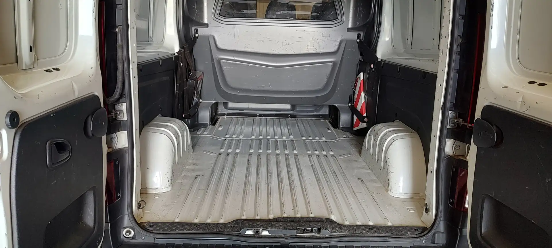 Renault Trafic FG DC L2 H1 T29 1.6 dCi Twin Turbo 125cv S&S ICE Fehér - 1