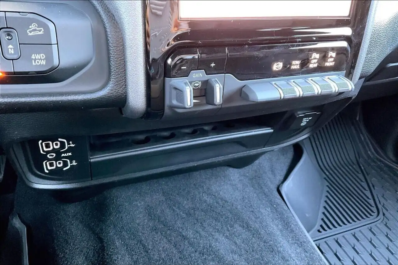 RAM 2500 снимка RAM 2500