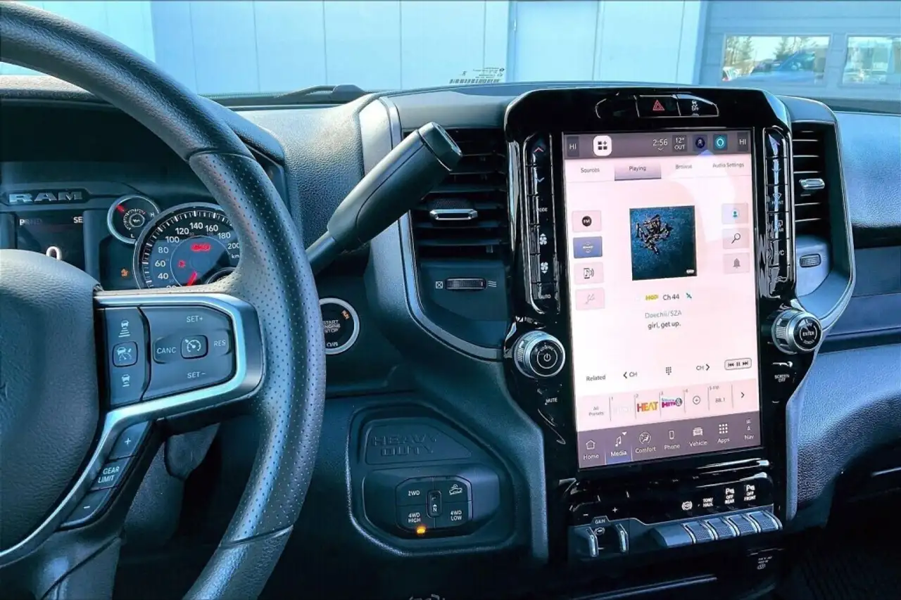 RAM 2500 снимка RAM 2500