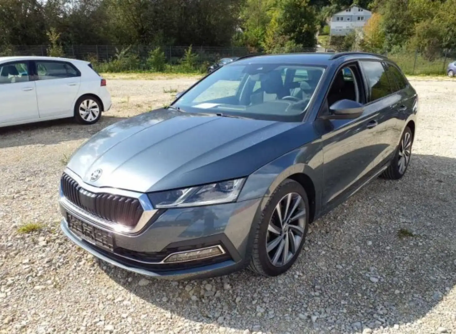 Skoda Octavia Combi 2.0 TDI First Edition Navi*Keyless Grau - 2