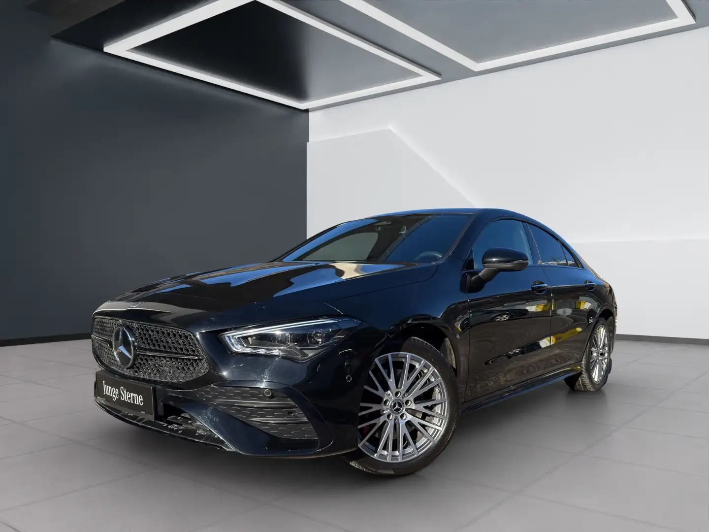 Mercedes-Benz CLA 250 e Coupé AMG Line KeyGo PTS Shz Ambi Mbeam Schwarz - 2