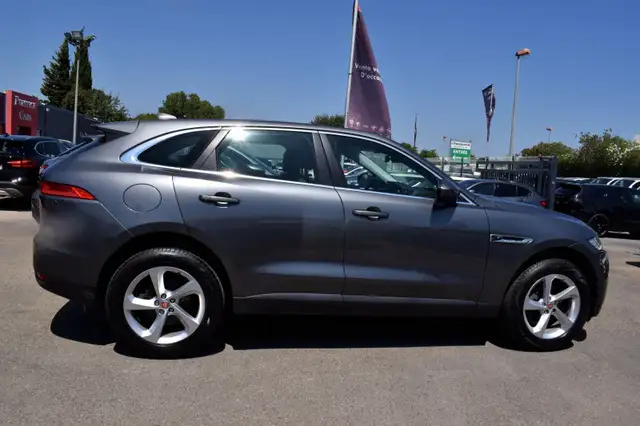 Jaguar F-Pace view 13