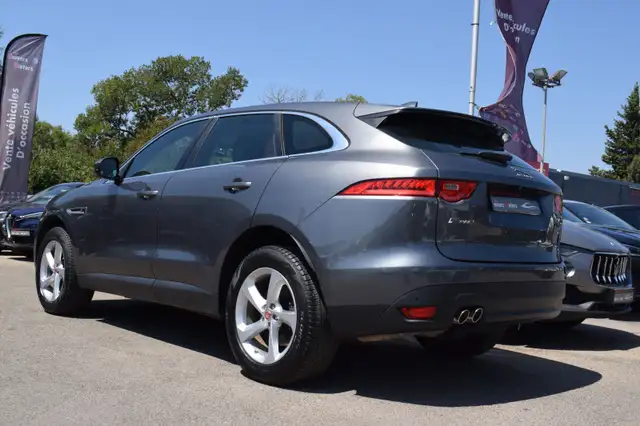 Jaguar F-Pace view 11