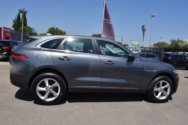 Jaguar F-Pace view 4