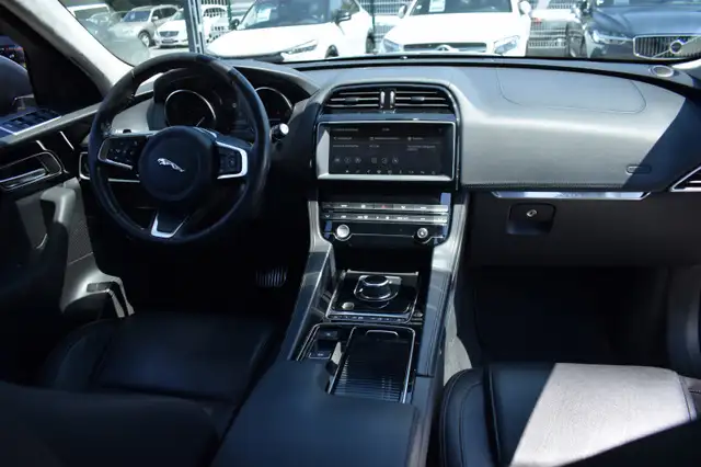 Jaguar F-Pace view 2