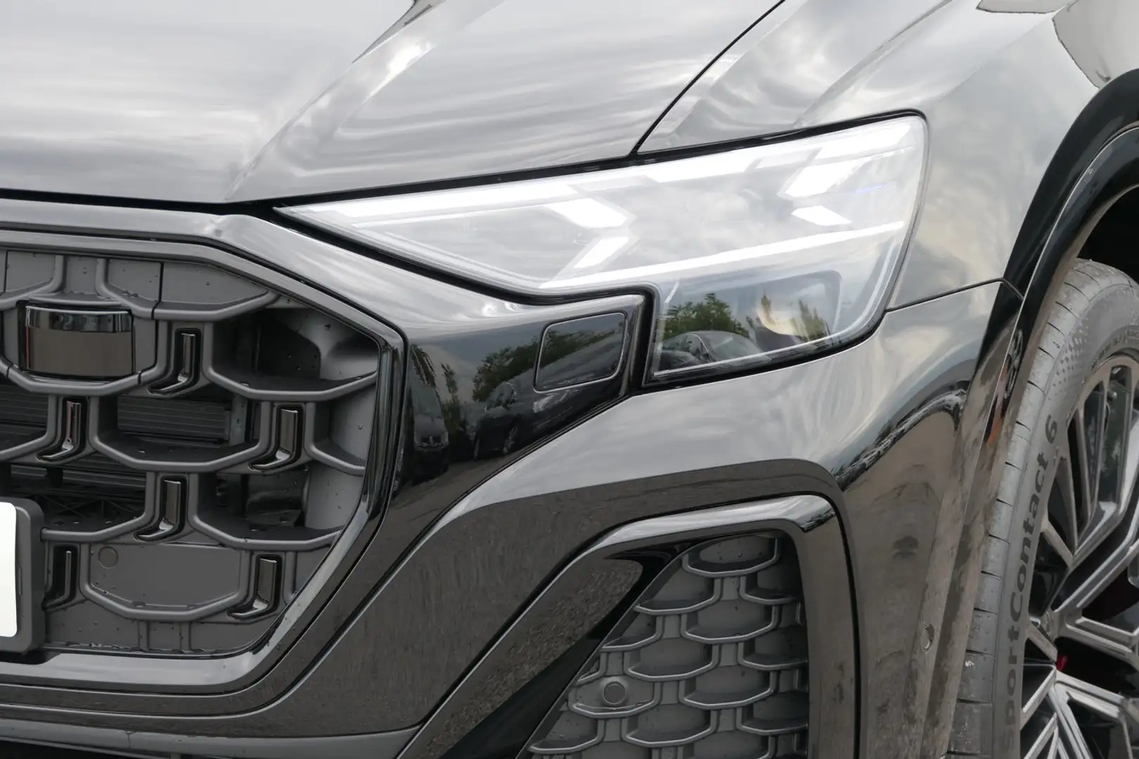 Audi Q8 50 TDI quattro Schwarz - 2