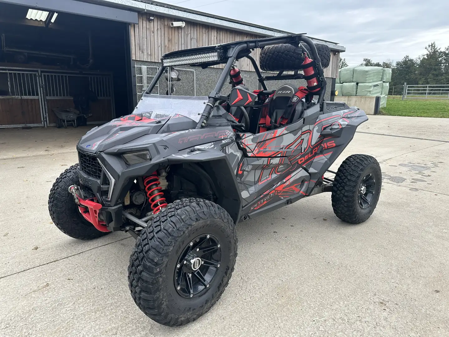 Polaris RZR 1000 - 2