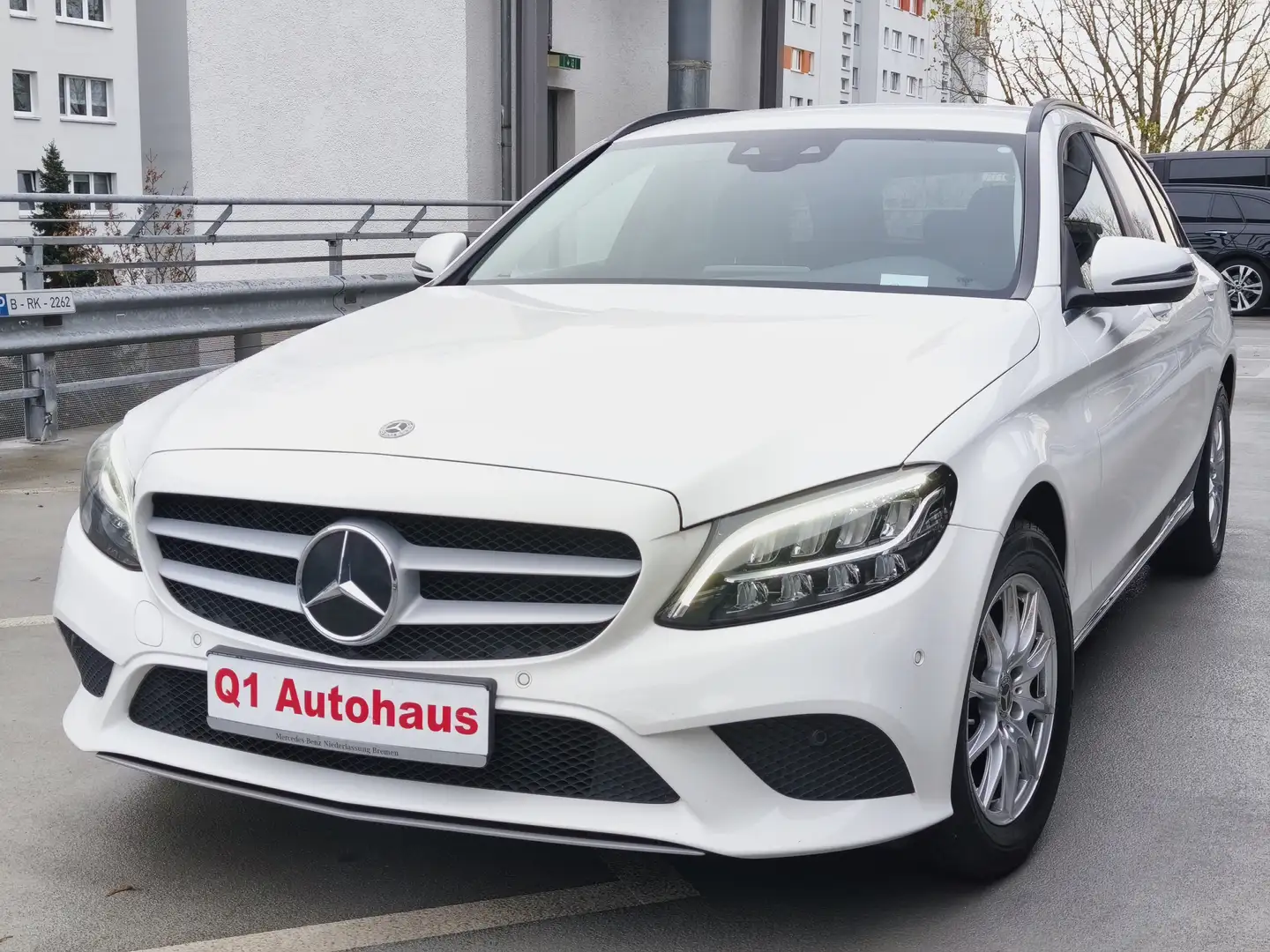 Mercedes-Benz C 180 d T 9G-AUTOM./LED/R-KAMERA/NAVIDAB/SIHZ/SMARTPHONE Weiß - 1