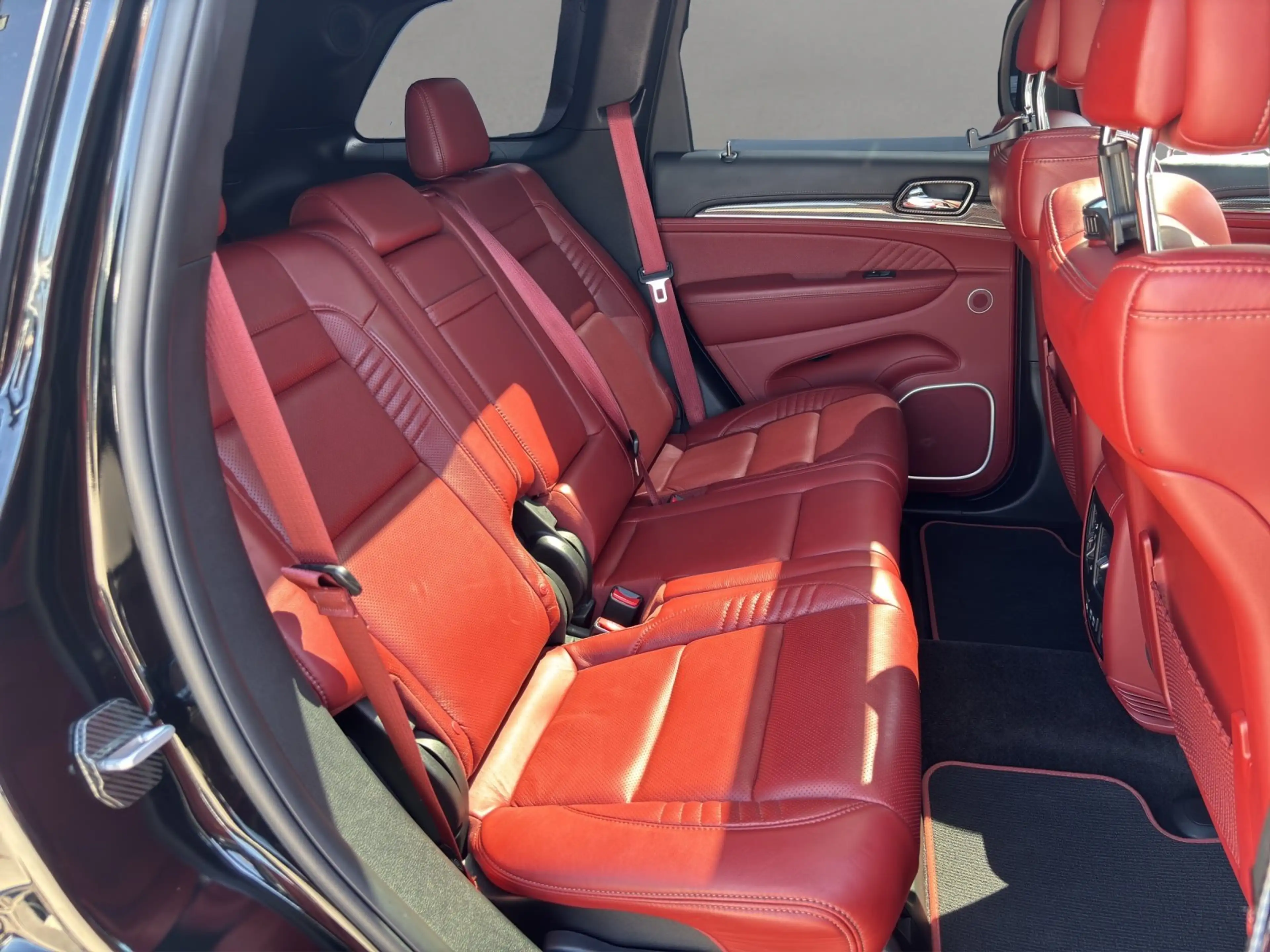 Jeep Grand Cherokee 6.2 V8 Supercharged Trackhawk — photo 13