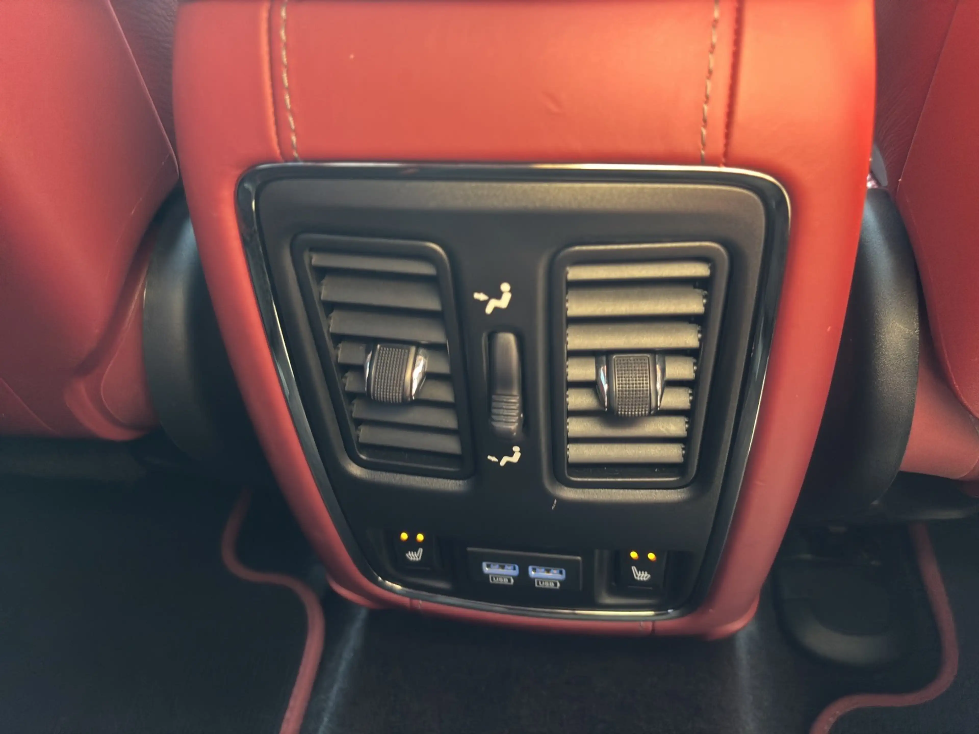 Jeep Grand Cherokee 6.2 V8 Supercharged Trackhawk — photo 14