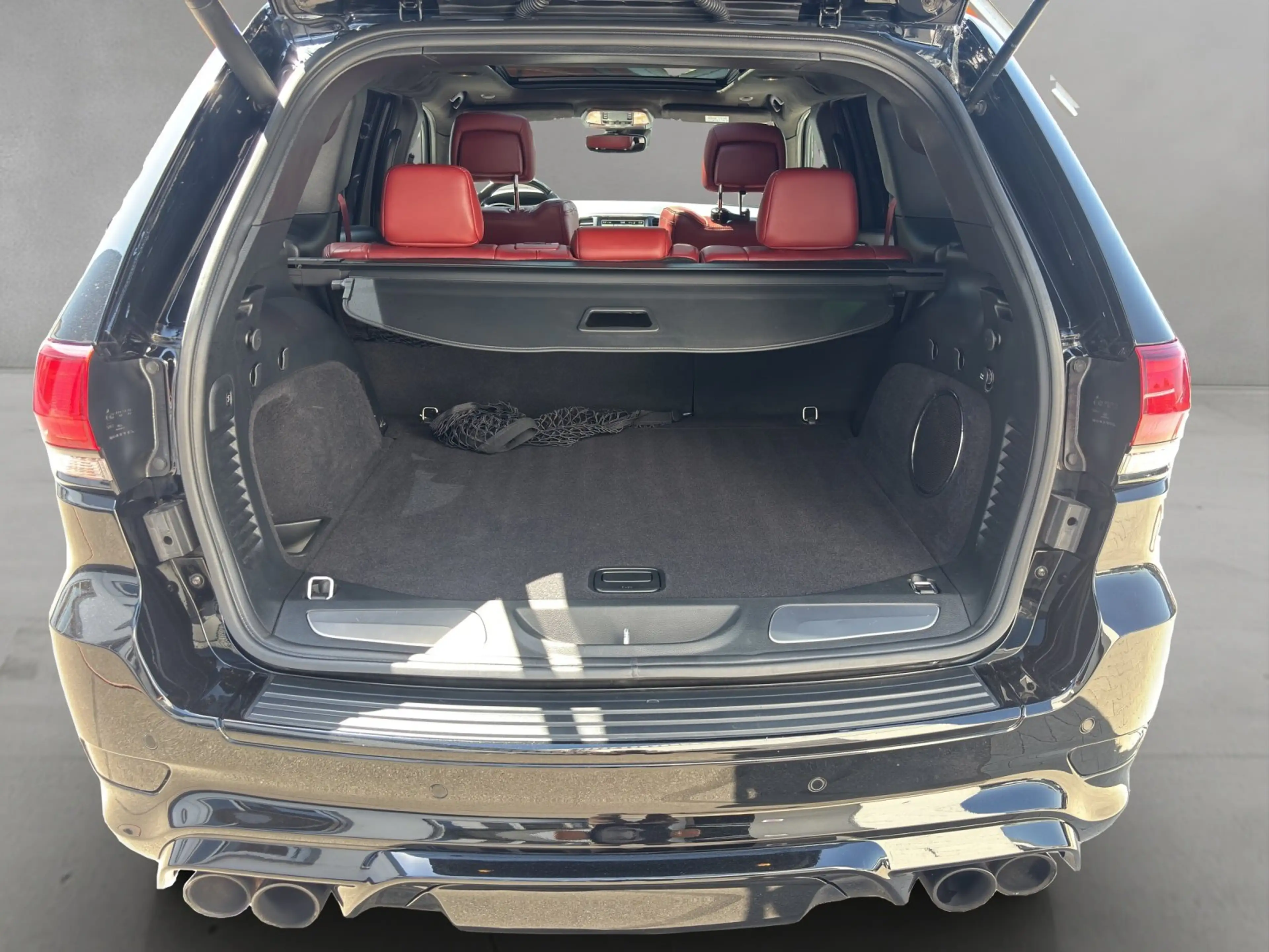 Jeep Grand Cherokee 6.2 V8 Supercharged Trackhawk — photo 15