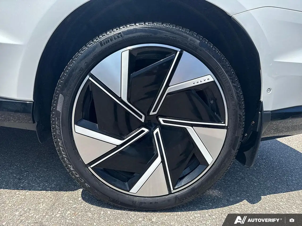 Volvo EX90 снимка Volvo EX90