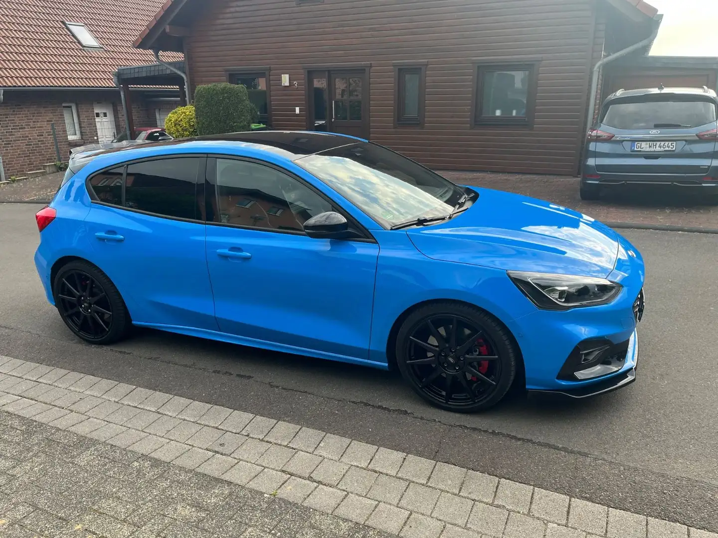 Ford Focus Lim. ST Edition Bleu - 2