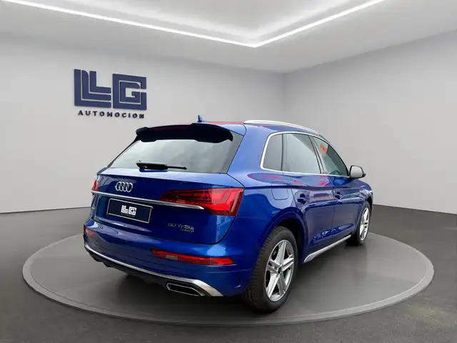 Audi Q5 view 4