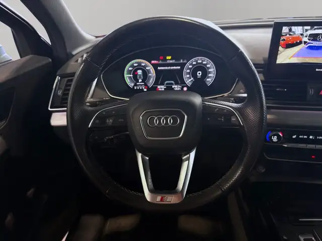 Audi Q5 view 9