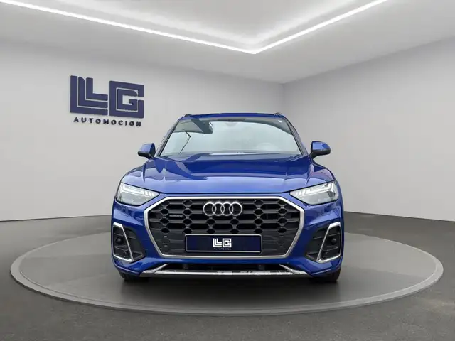 Audi Q5 view 2