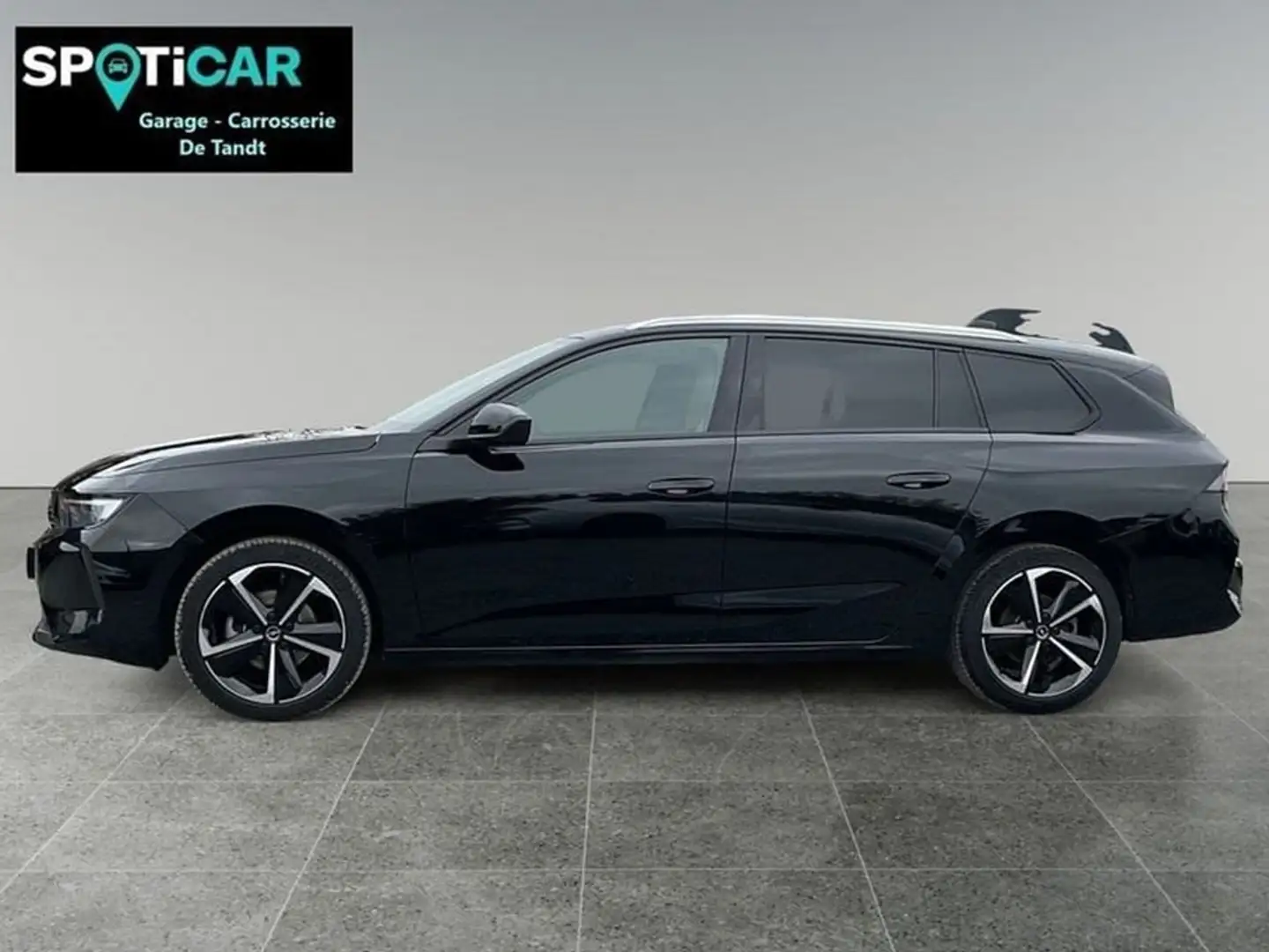 Opel Astra Elegance 1.2 Benzine 110 pk Nieuw Model Negro - 2