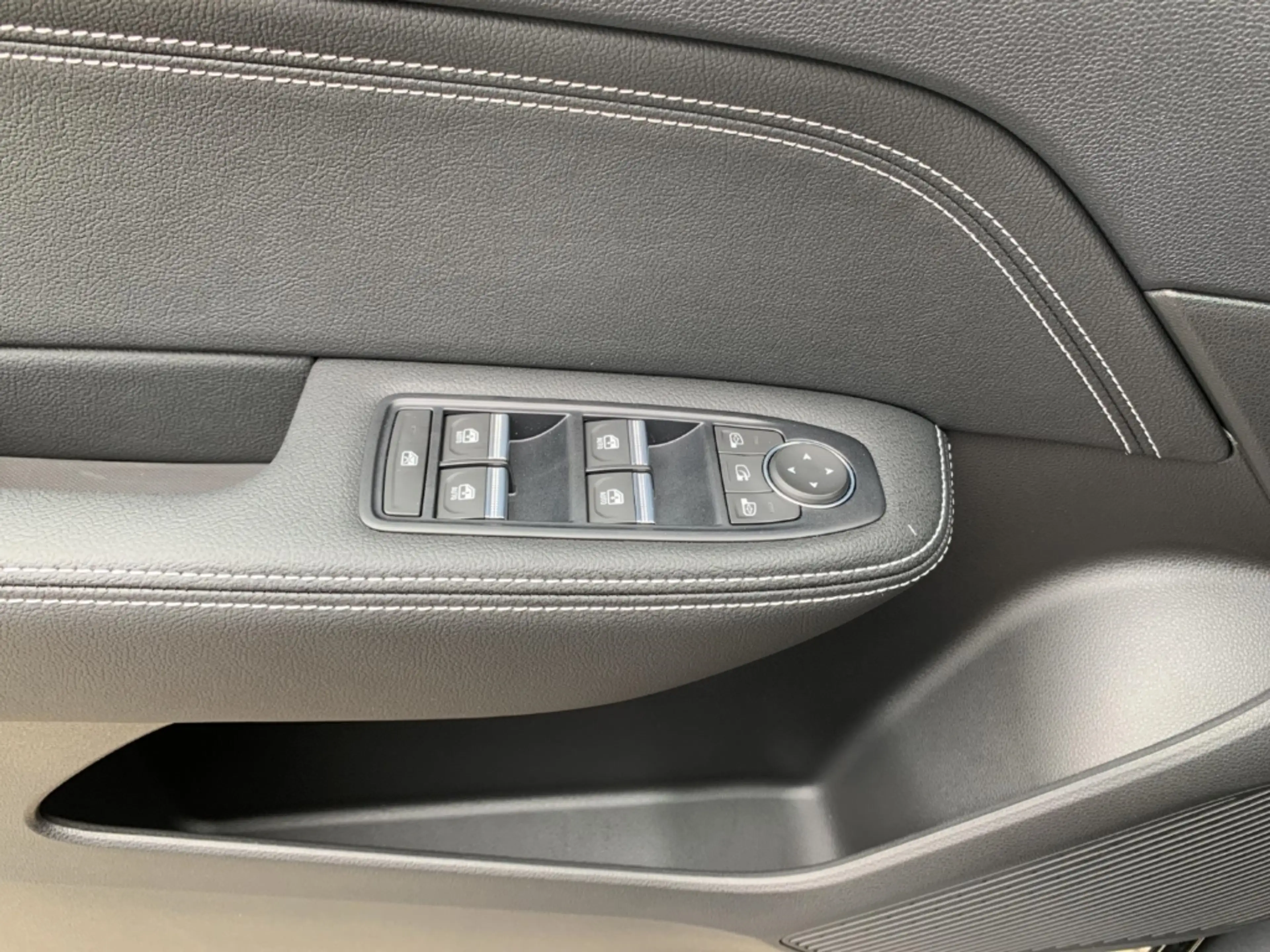 Renault Arkana INTENS HYBRID E-TECH 145 Intens PDC+ACC+KAMERA — photo 13