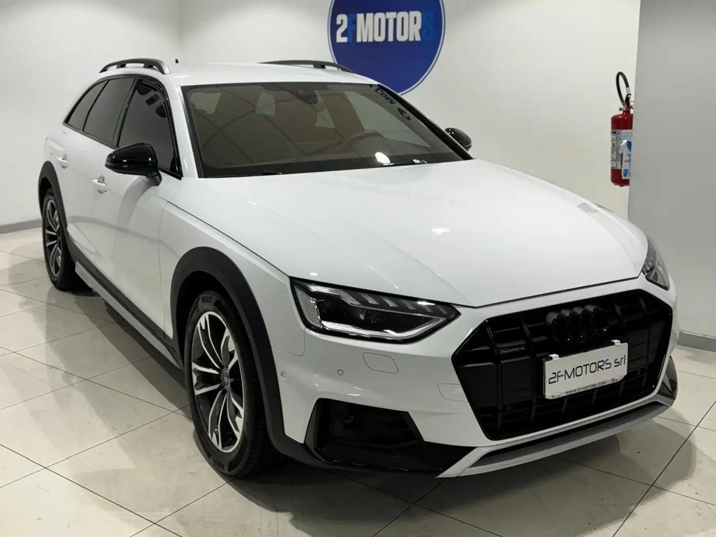 Audi A4 allroad 40 2.0 tdimhev Identity Contrast 4 204cv s-tronic Bianco - 1