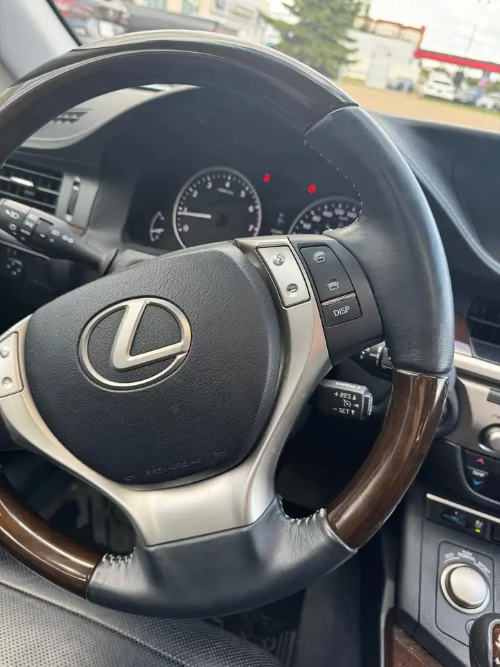 Lexus ES fotografie Lexus ES