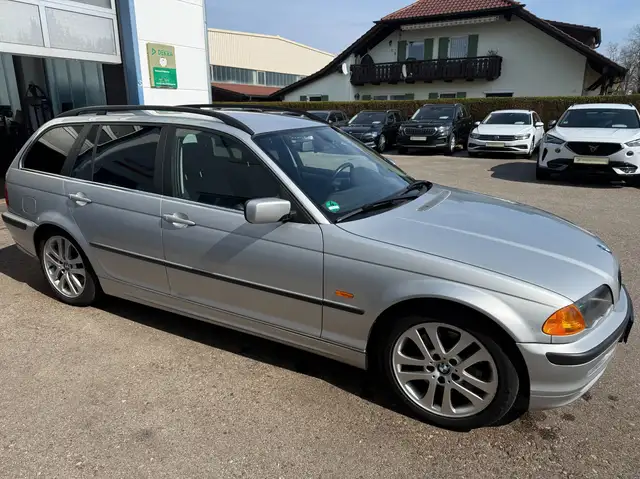 BMW 330 330i