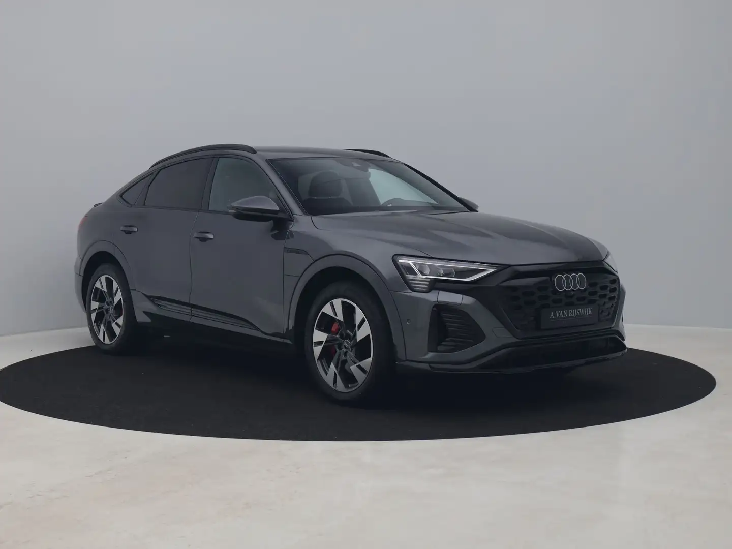 Audi Q8 e-tron Sportback 50 Quattro S Edition 95 kWh | 360° | LUC Gris - 2