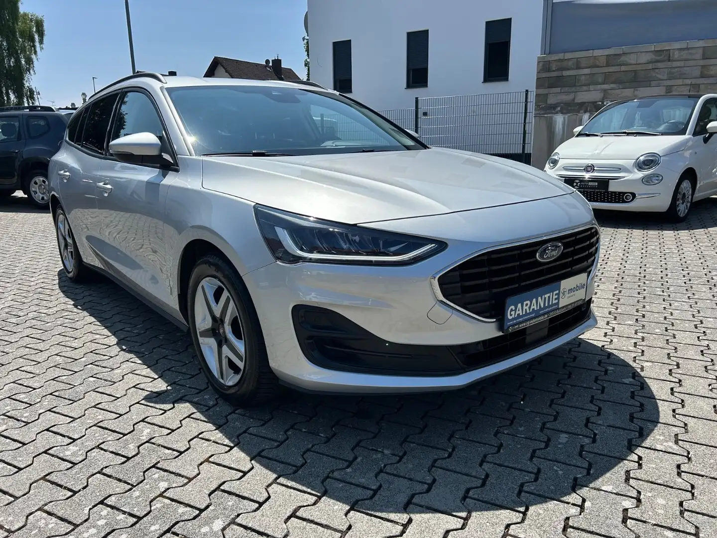 Ford Focus Turnier 1.5 EcoBlue Cool & Connect Aut. Silber - 2