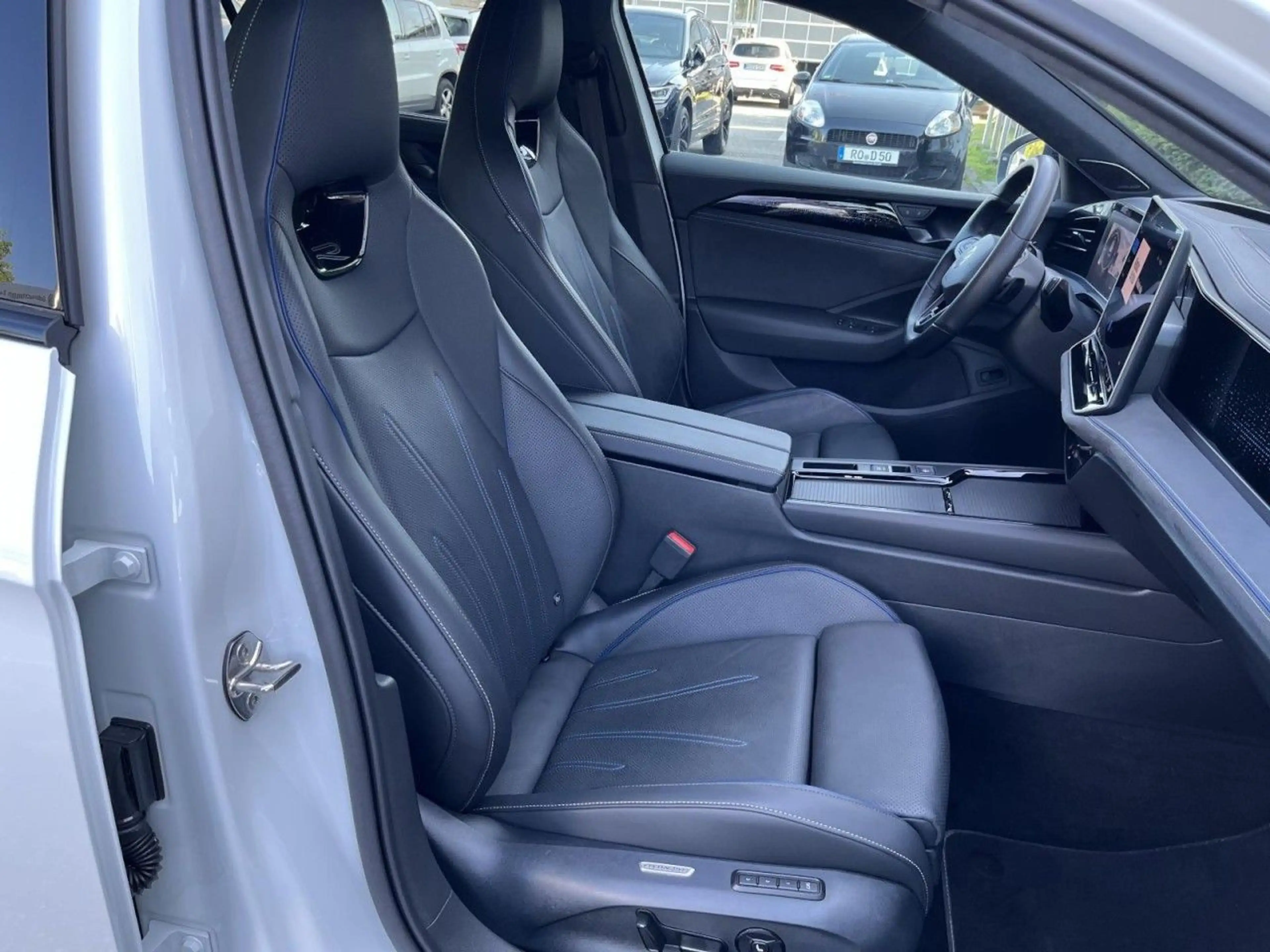 Volkswagen Passat Variant 2,0 TDI DSG 4Motion R-Line (IQLig — photo 11
