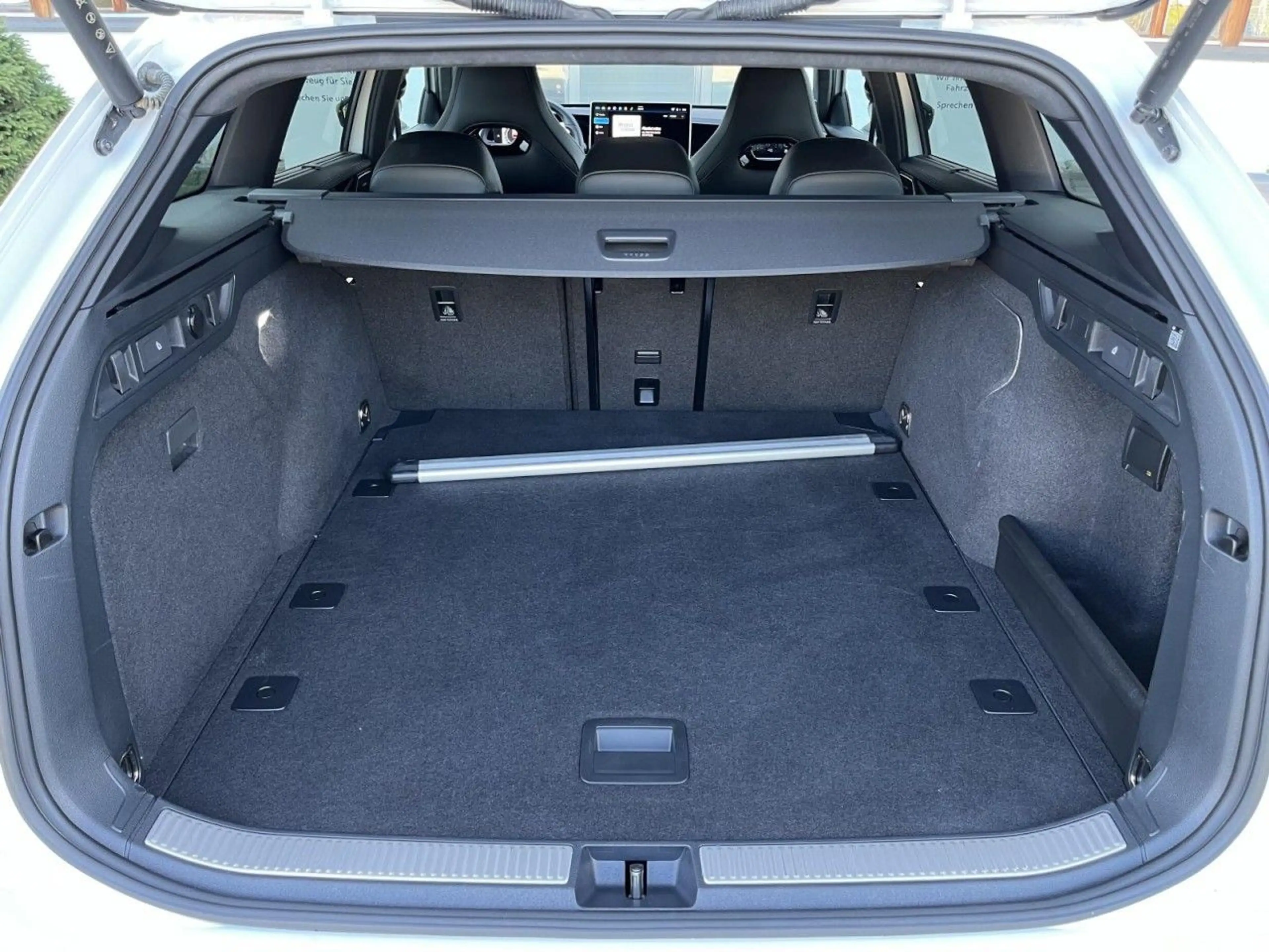 Volkswagen Passat Variant 2,0 TDI DSG 4Motion R-Line (IQLig — photo 8