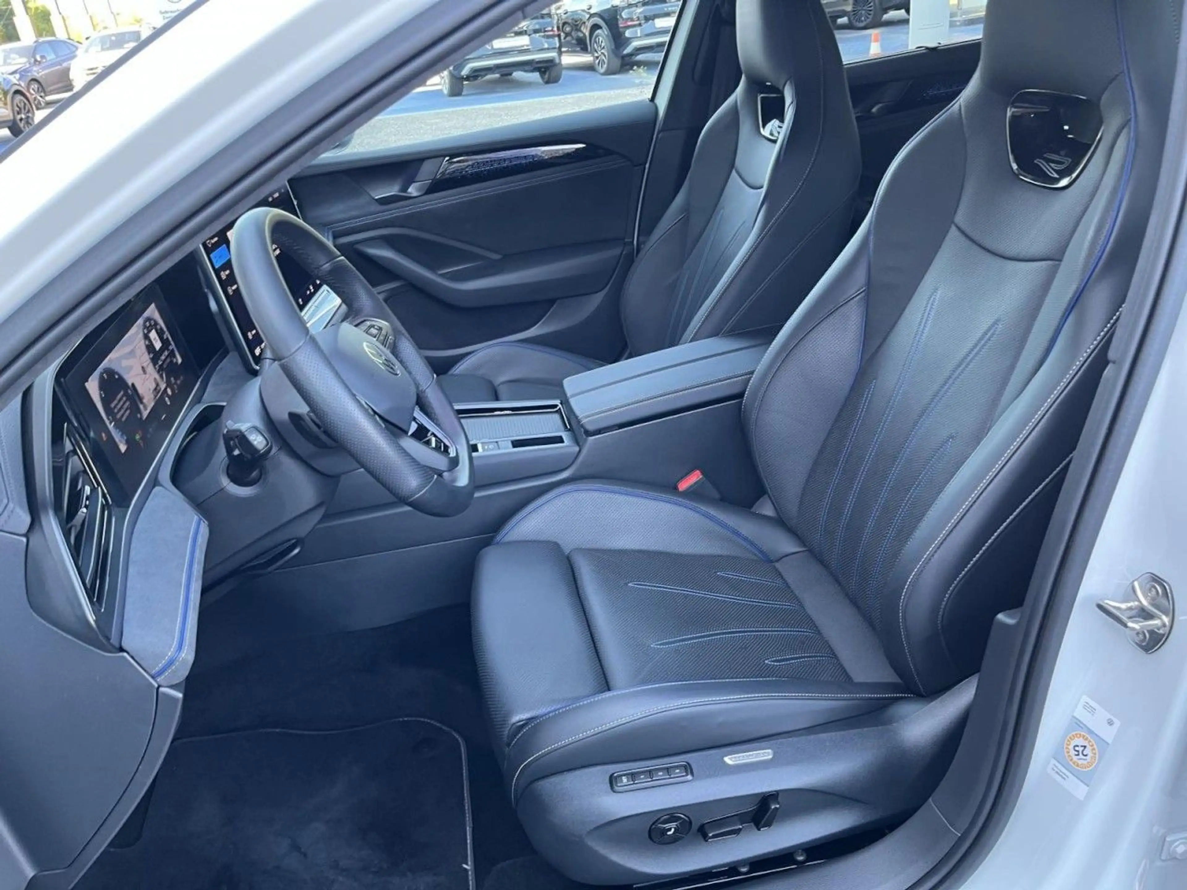 Volkswagen Passat Variant 2,0 TDI DSG 4Motion R-Line (IQLig — photo 10