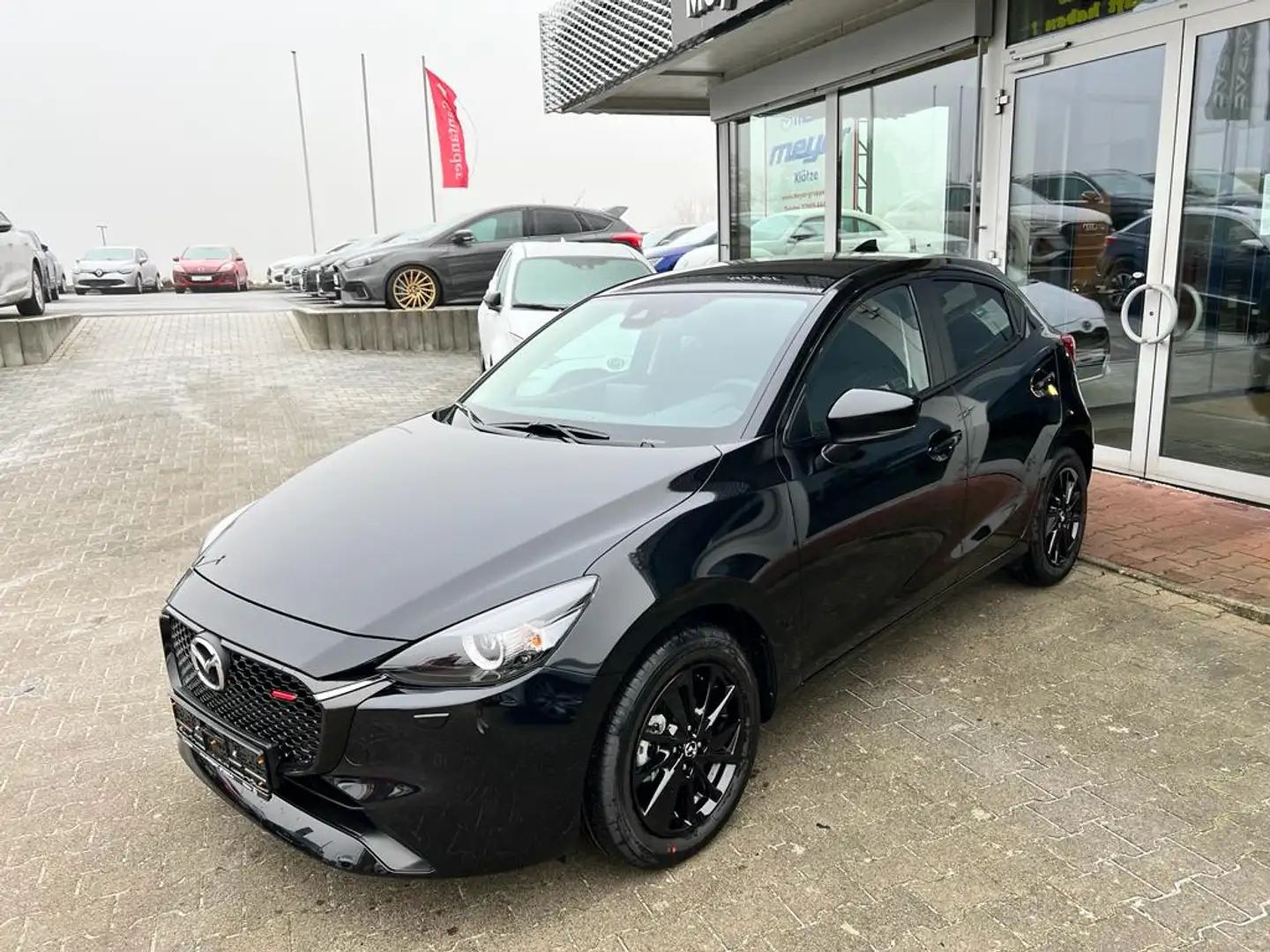 Mazda 2 1.5L e-SKYACTIV G 90PS Homura Schwarz - 2