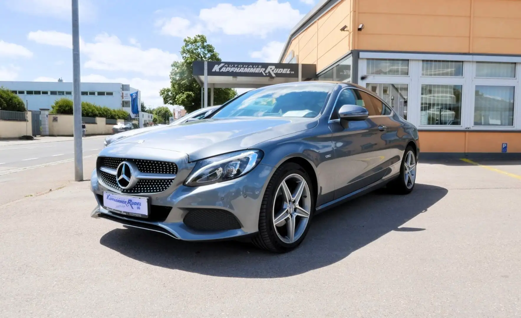 Mercedes-Benz C 180 Coupé Edition 1 Gris - 1