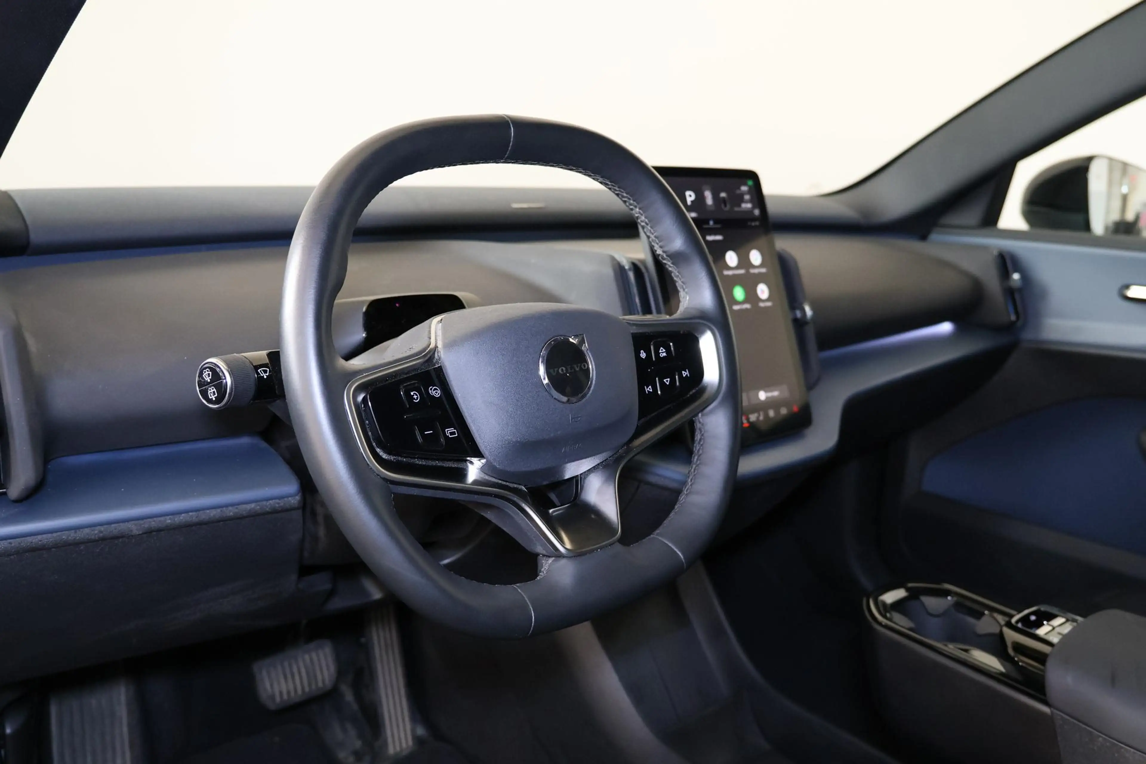 Volvo EX30 Performance Ultra 69 kWh - 360º Camera - Harman/Ka — photo 12