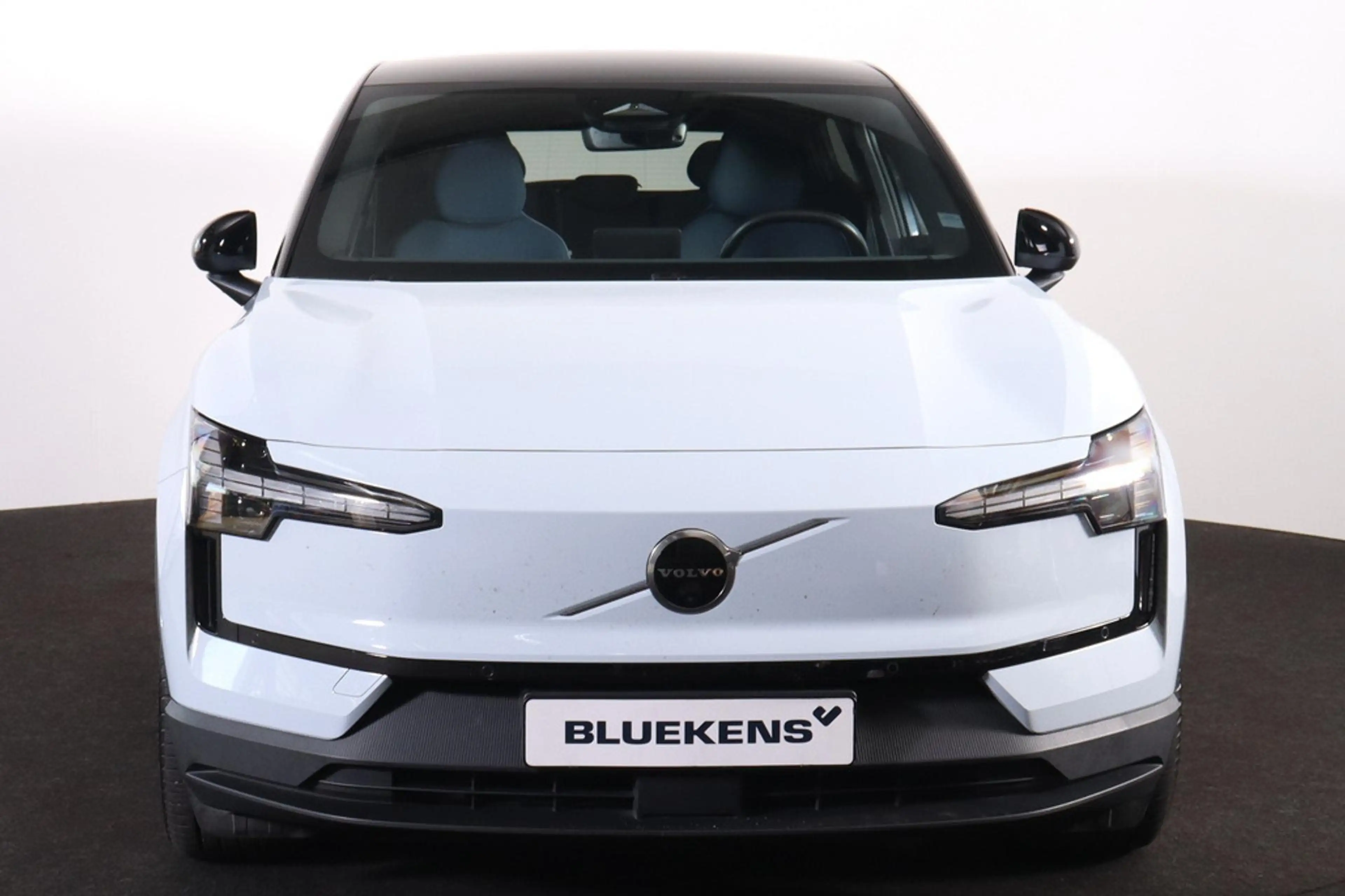 Volvo EX30 Performance Ultra 69 kWh - 360º Camera - Harman/Ka — photo 2