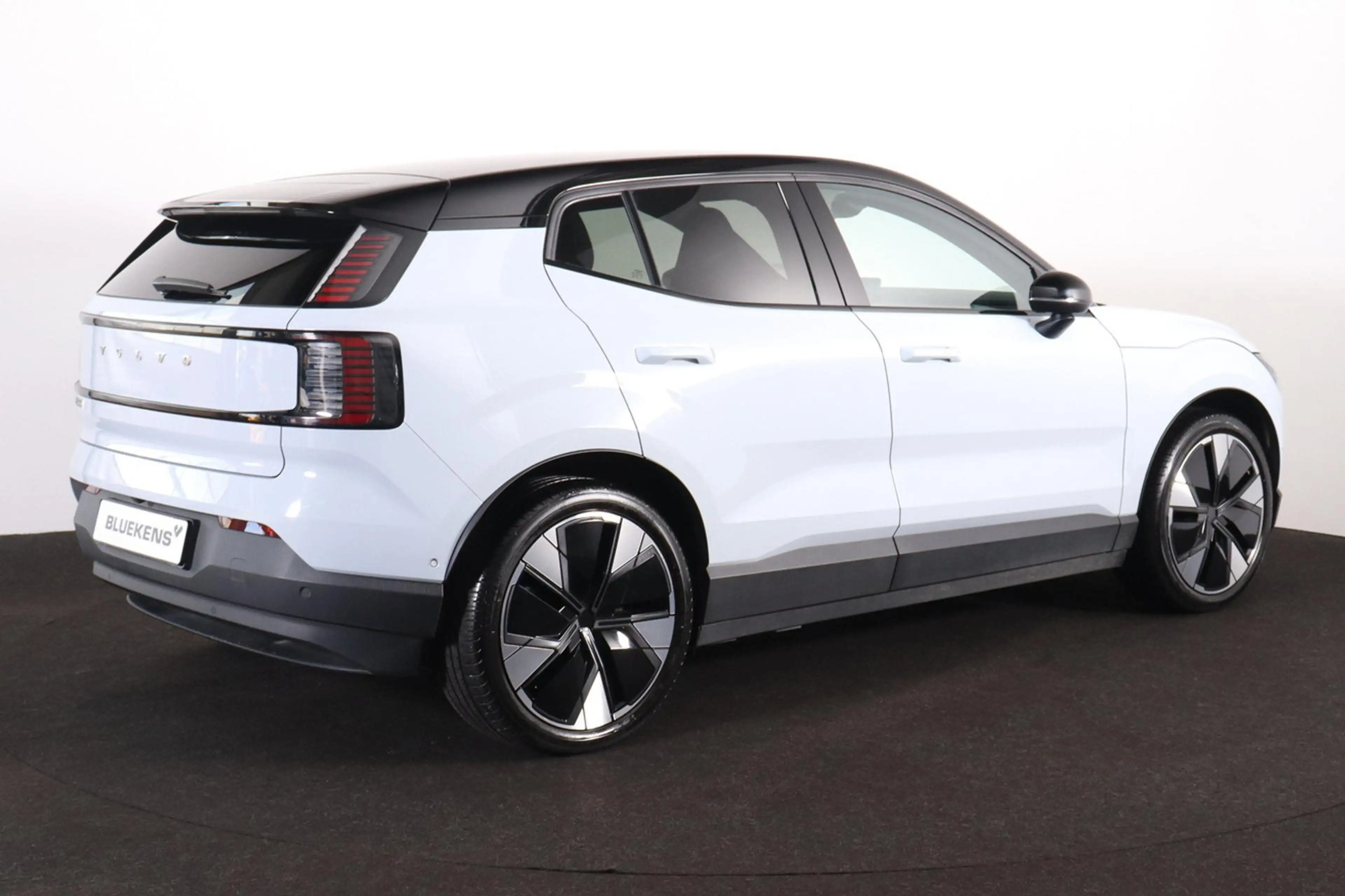 Volvo EX30 Performance Ultra 69 kWh - 360º Camera - Harman/Ka — photo 5