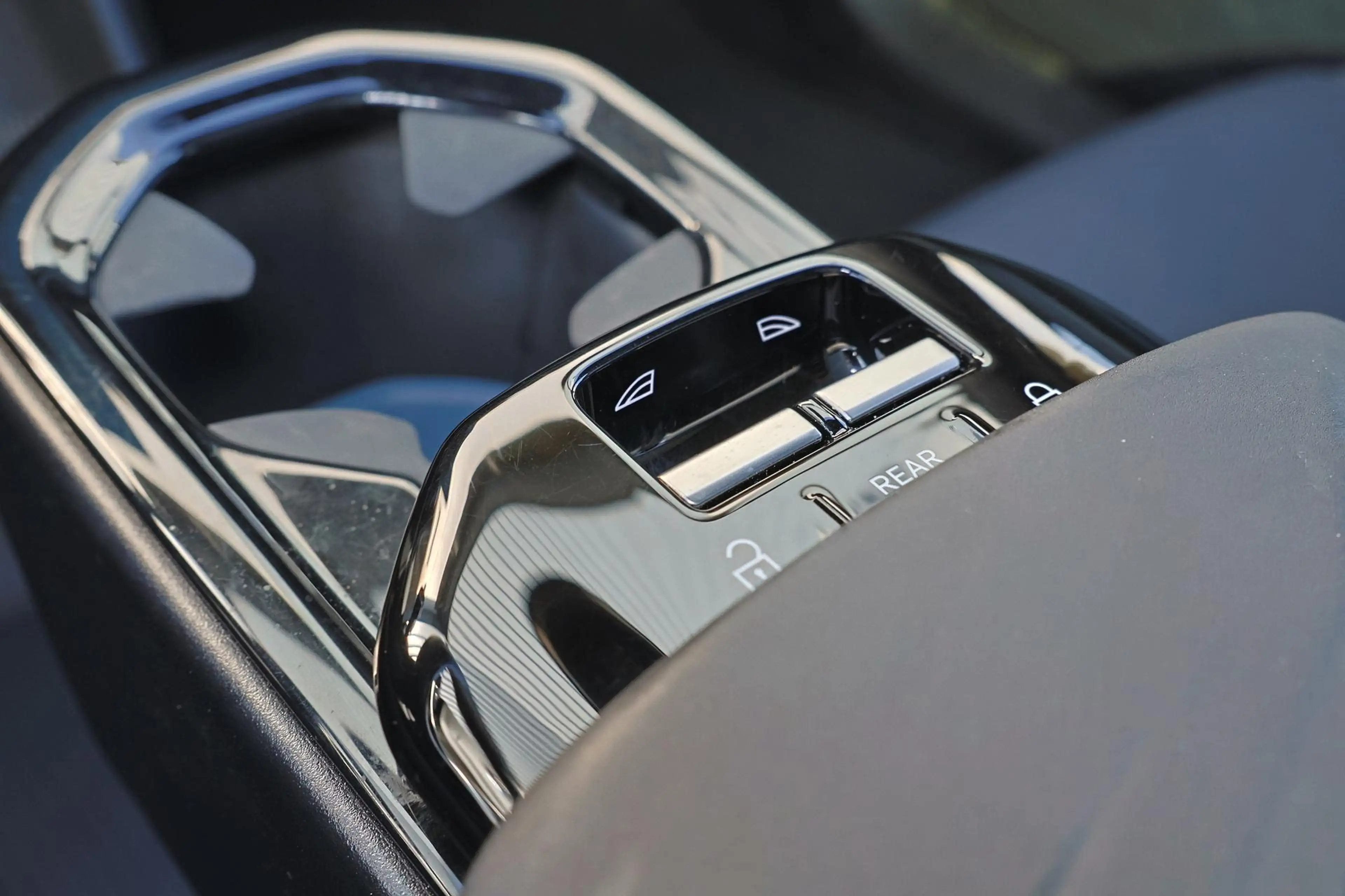 Volvo EX30 Performance Ultra 69 kWh - 360º Camera - Harman/Ka — photo 9